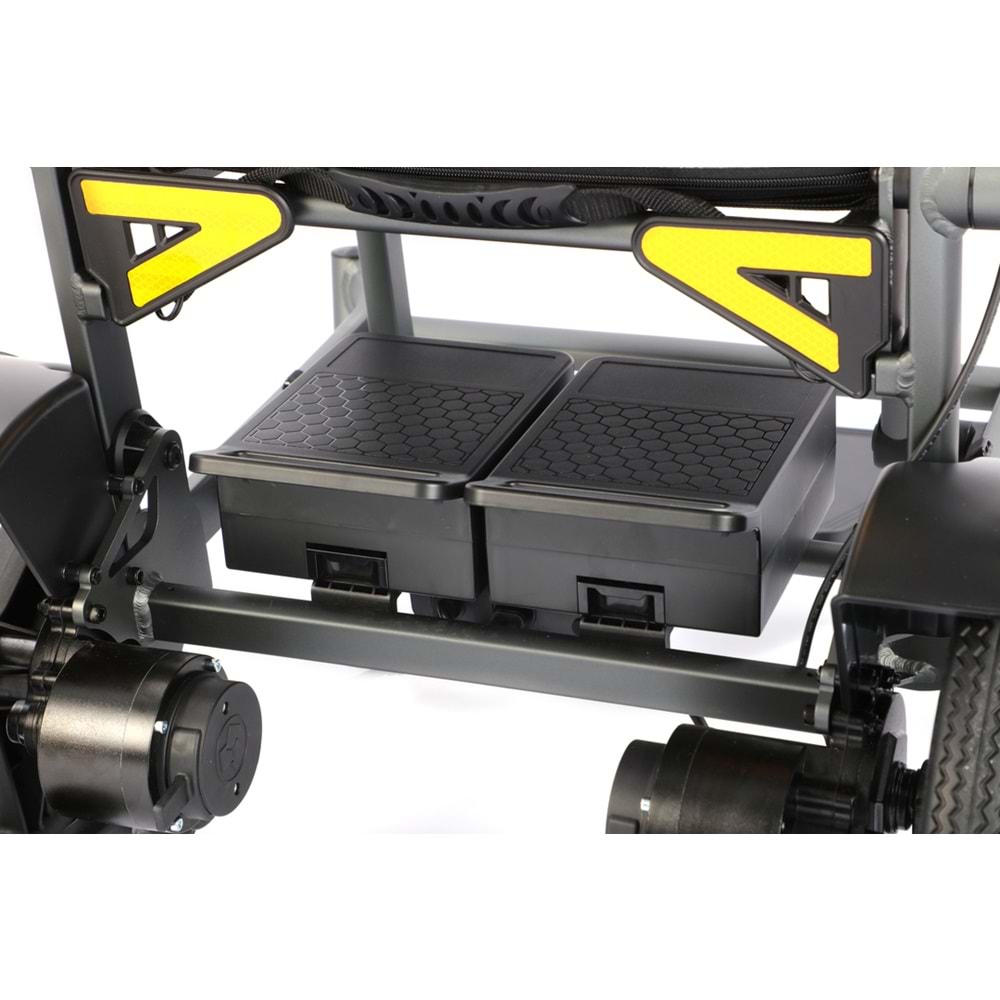 BC-EM700 RESPİROX MAGNEZYUM AKÜLÜ TEKERLEKLİ SANDALYE